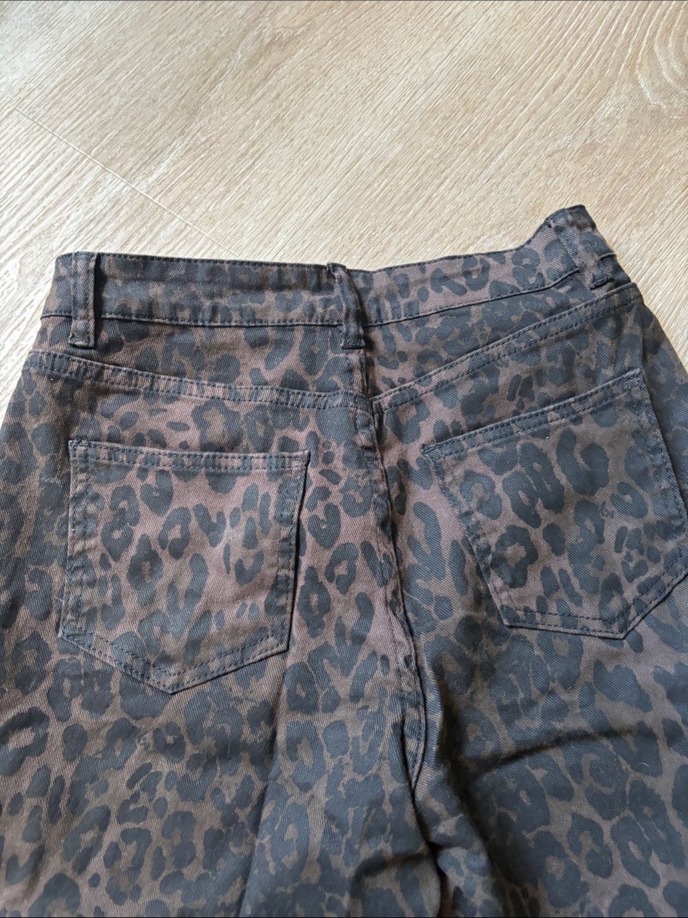 Women’s High-Rise Brown Leopard Print Jeans - Picture 4 of 5